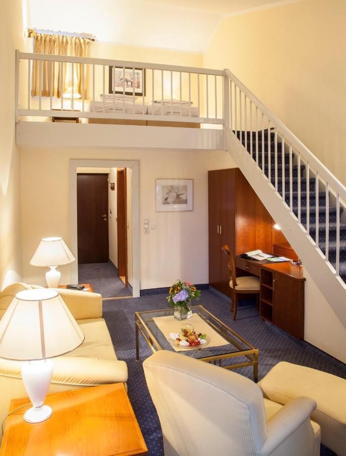 Hotel Hofmark Бад Бирнбах Екстериор снимка