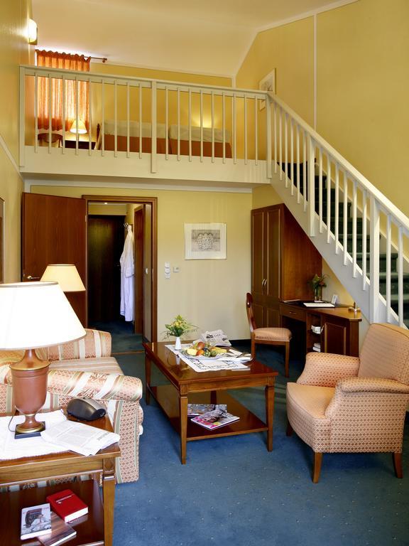Hotel Hofmark Бад Бирнбах Екстериор снимка