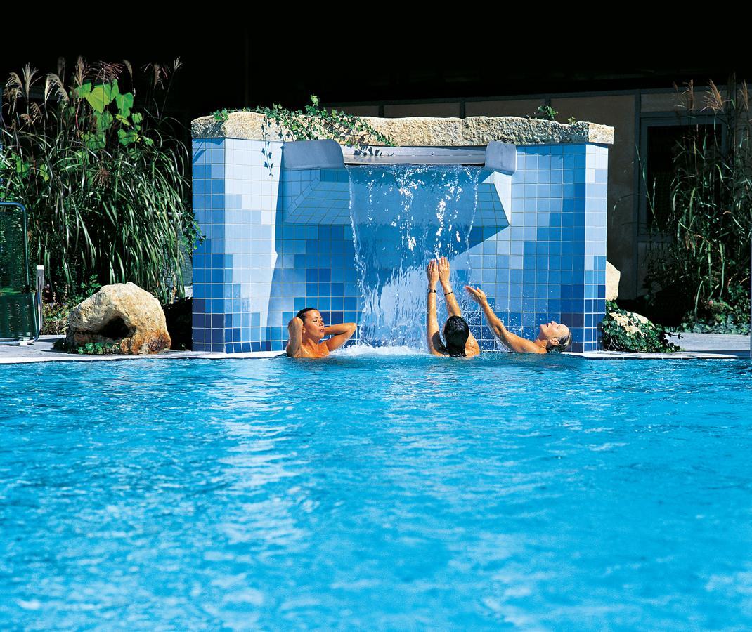 Hotel Hofmark Бад Бирнбах Екстериор снимка